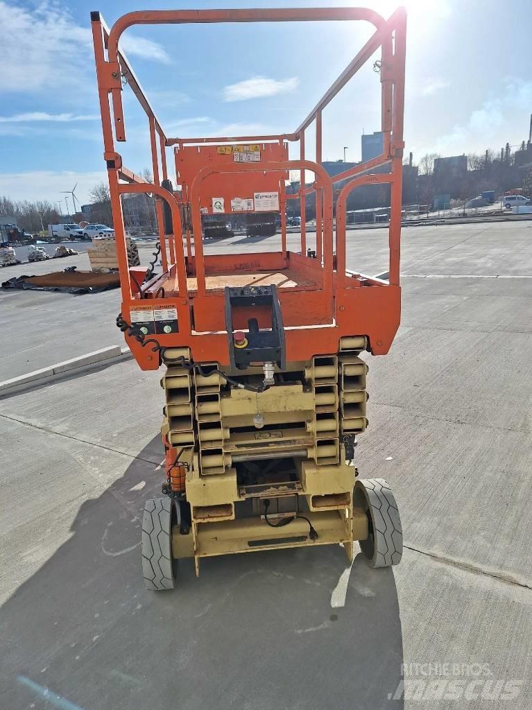 JLG 3246 ES 剪叉式升降机