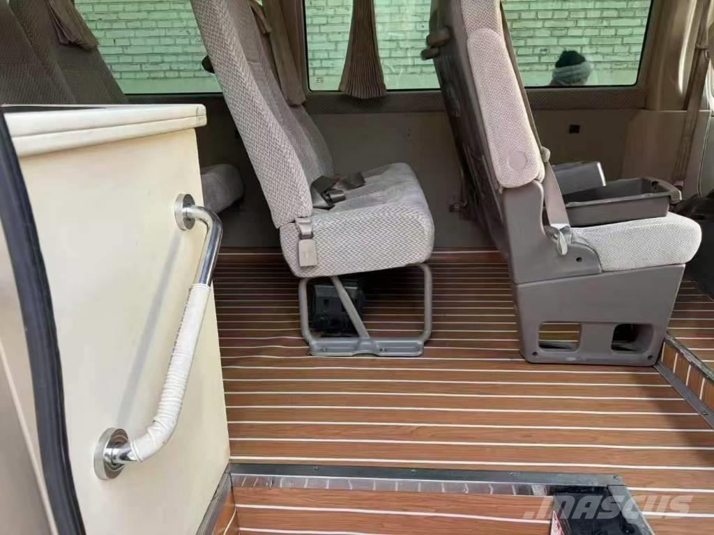 Toyota Coaster Bus 迷你巴士