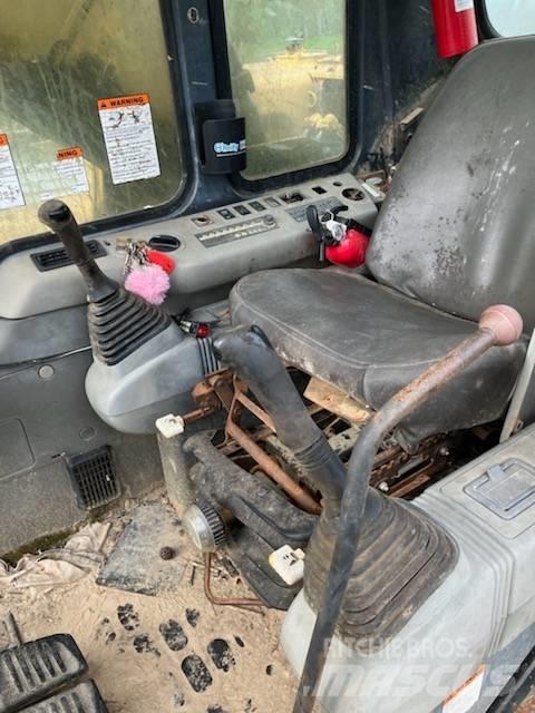 Komatsu PC 200 履带挖掘机
