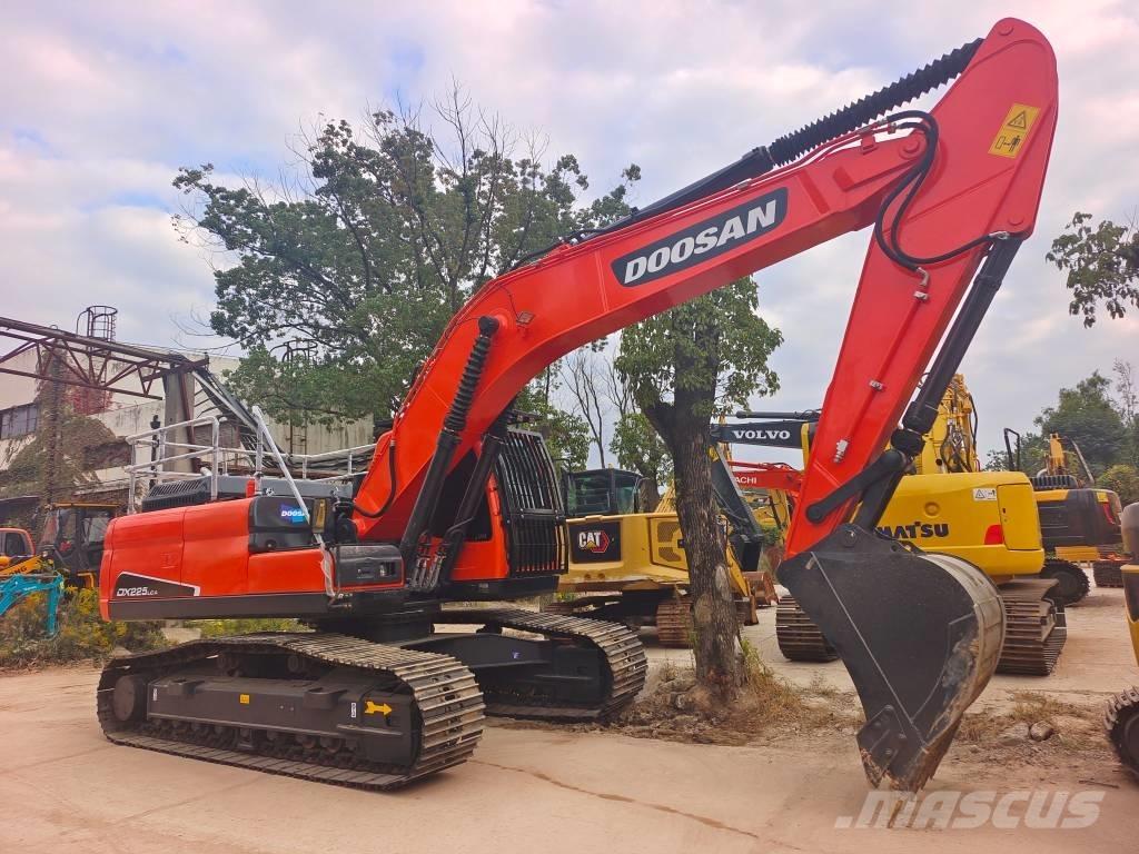 Doosan DX 225 LC-9C 履带挖掘机