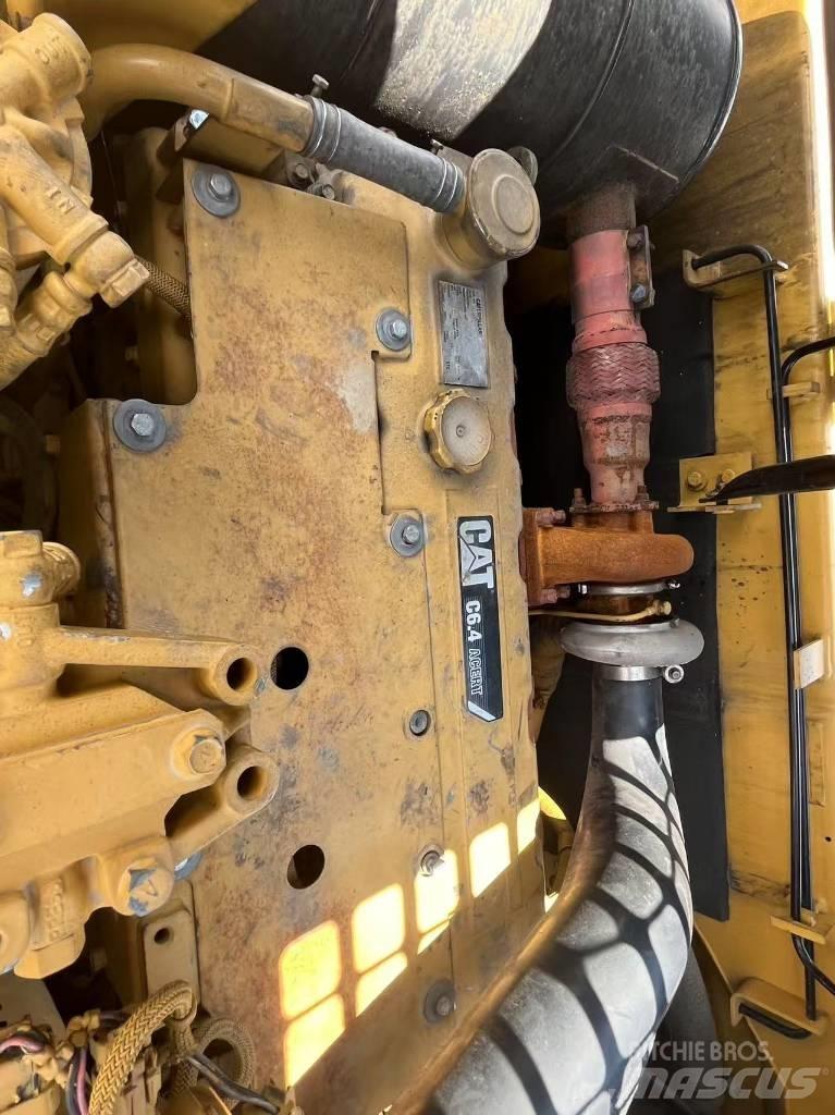 CAT 320d 履带挖掘机