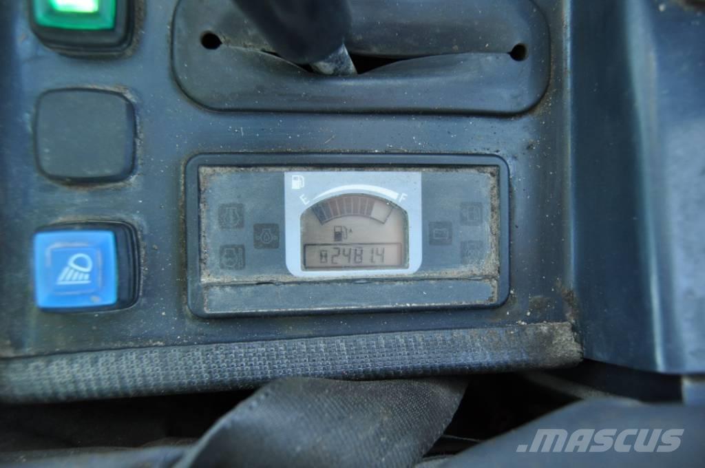 Hitachi ZX 26 U-6 CR 小型挖掘机