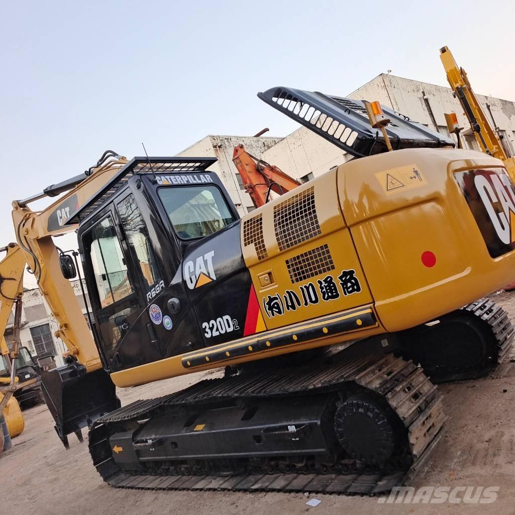 CAT 320 D2L 履带挖掘机