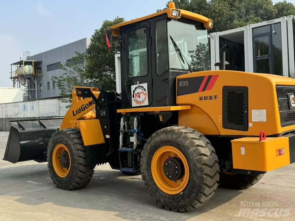 LiuGong CLG 835 轮式装载机