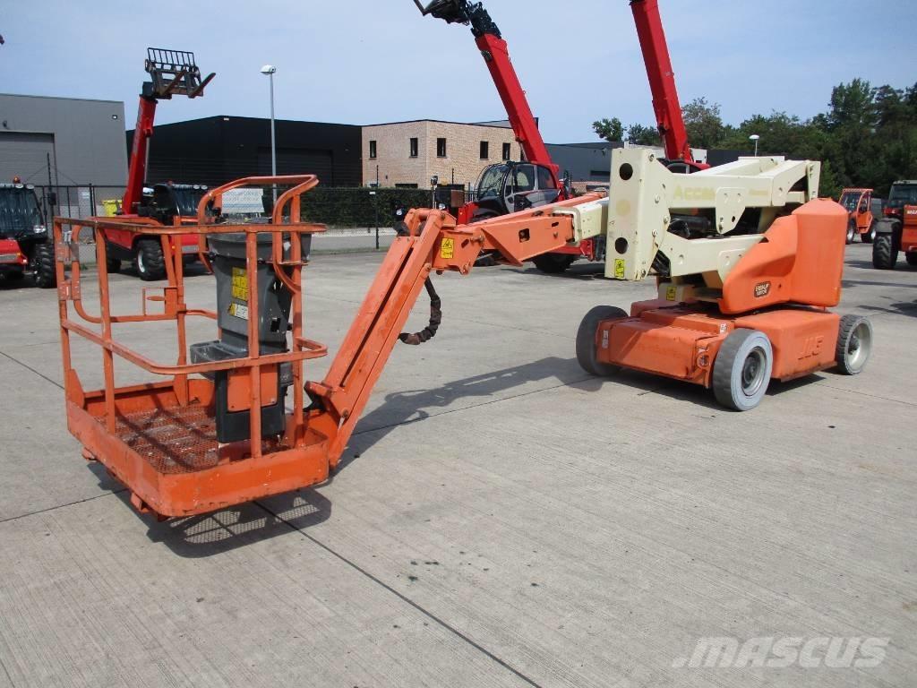 JLG E400 AJPN (745) 自走式伸缩臂升降机