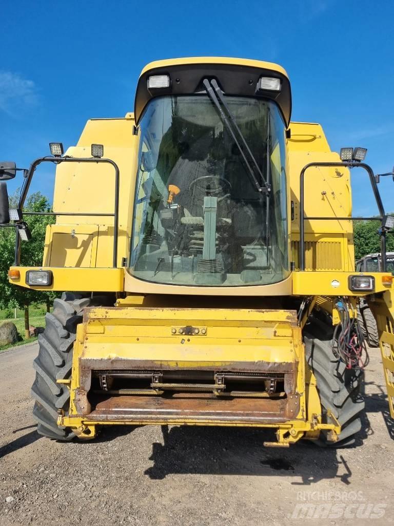 New Holland TX 68 联合收割机