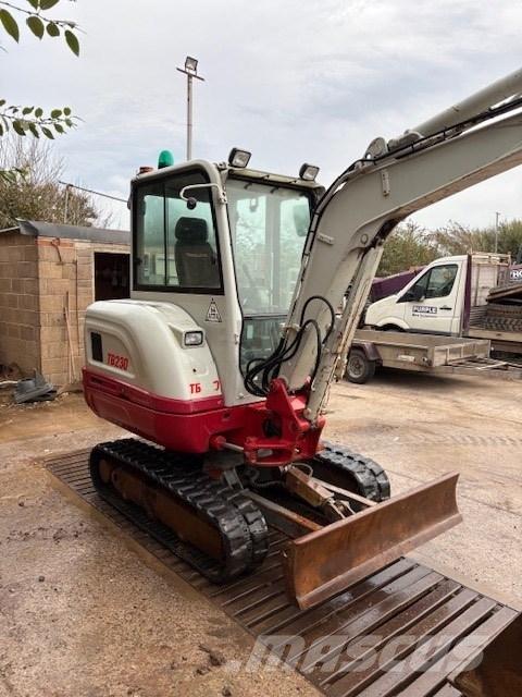 Takeuchi TB 230 小型挖掘机