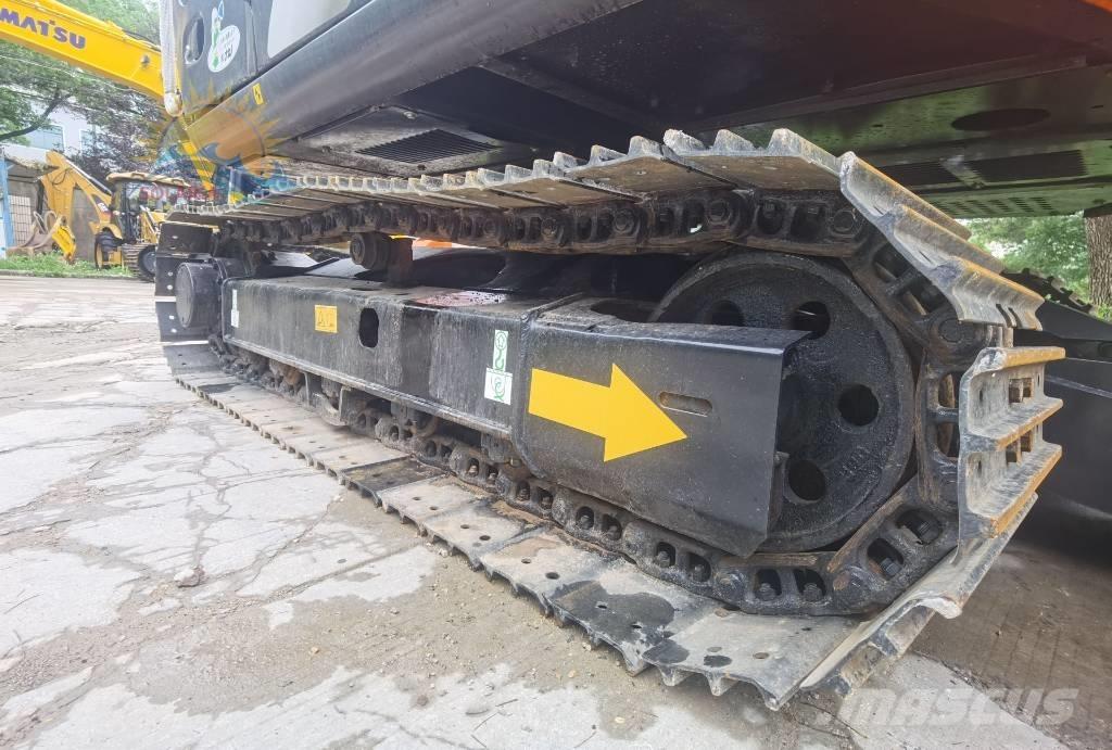 Hitachi ZX 70 中型挖掘机