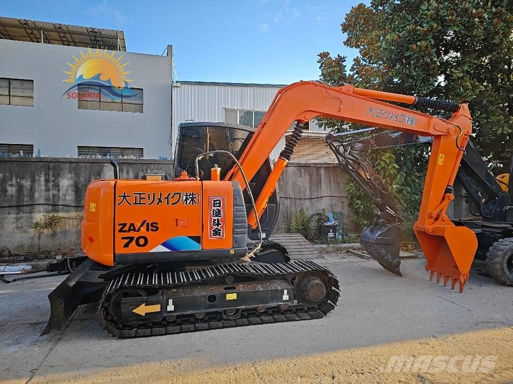 Hitachi ZX 70 中型挖掘机