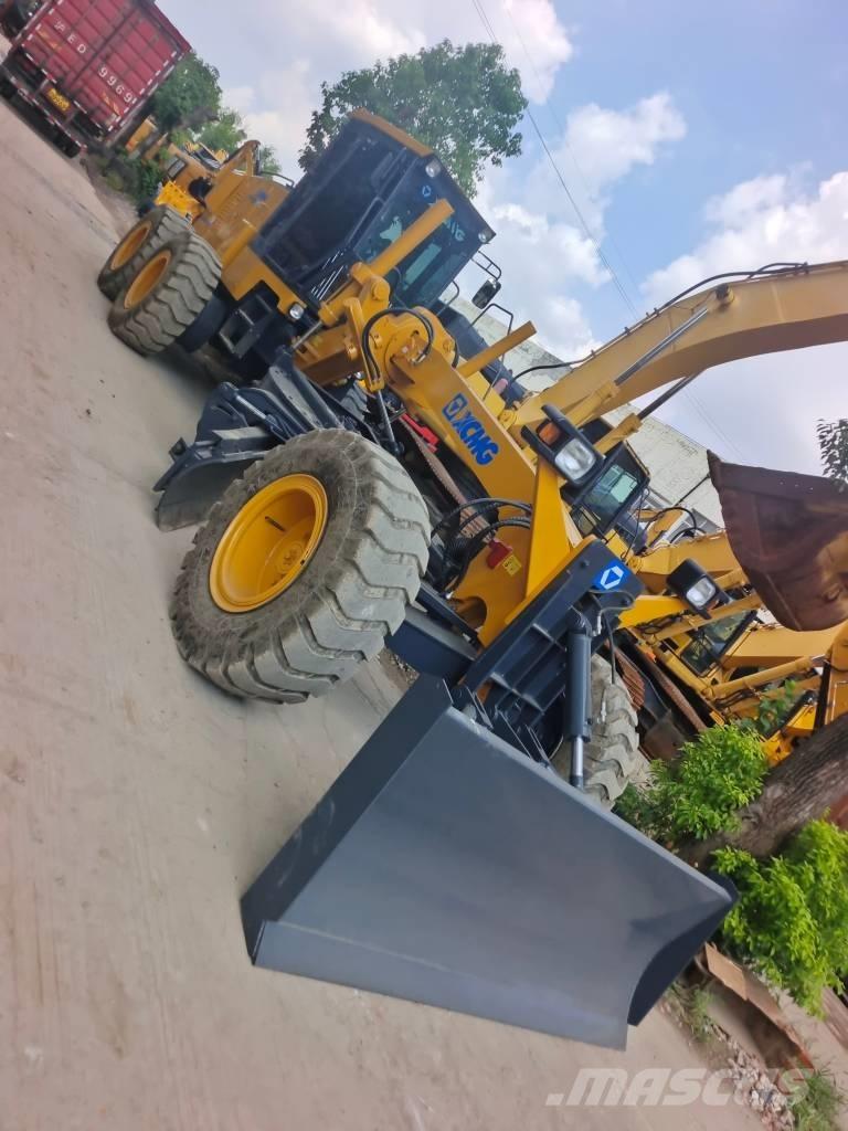 XCMG GR 2153 平地机/推土机