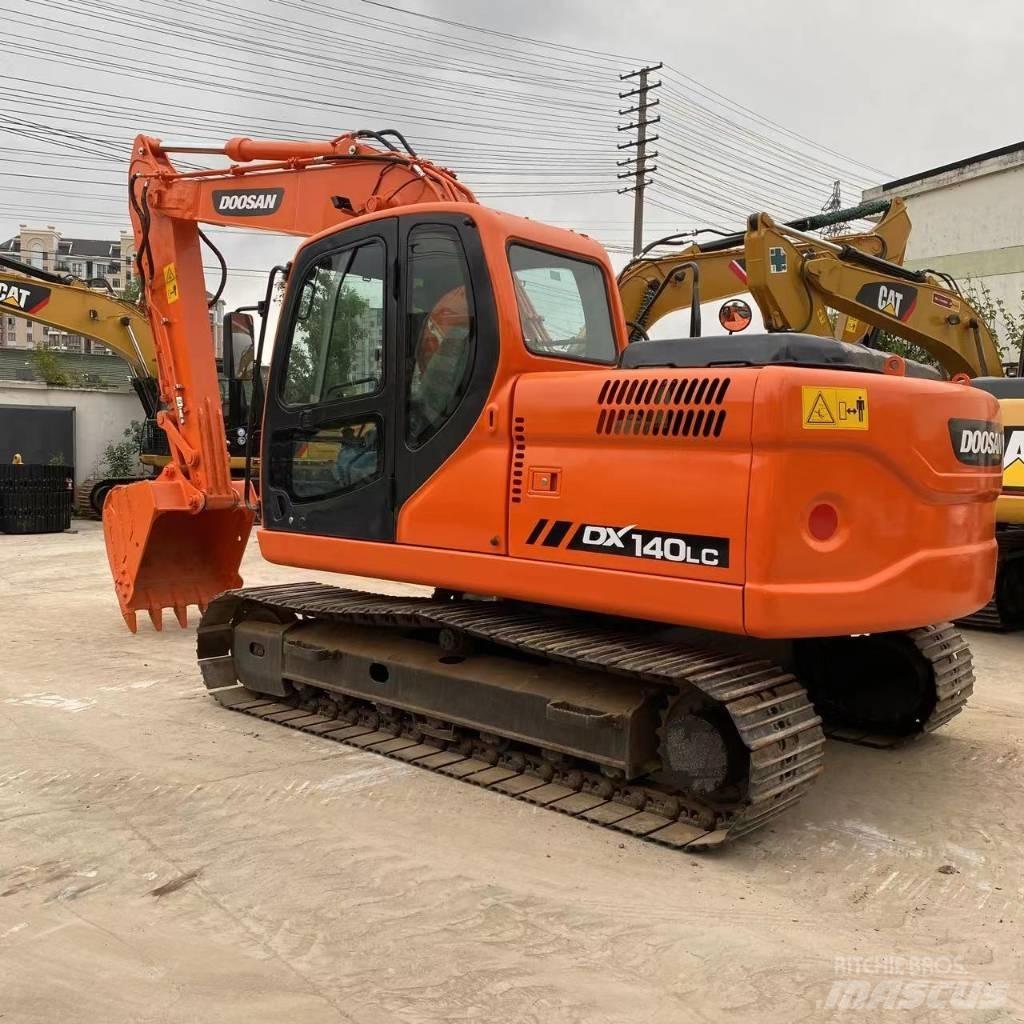 Doosan DX 140 LC 履带挖掘机