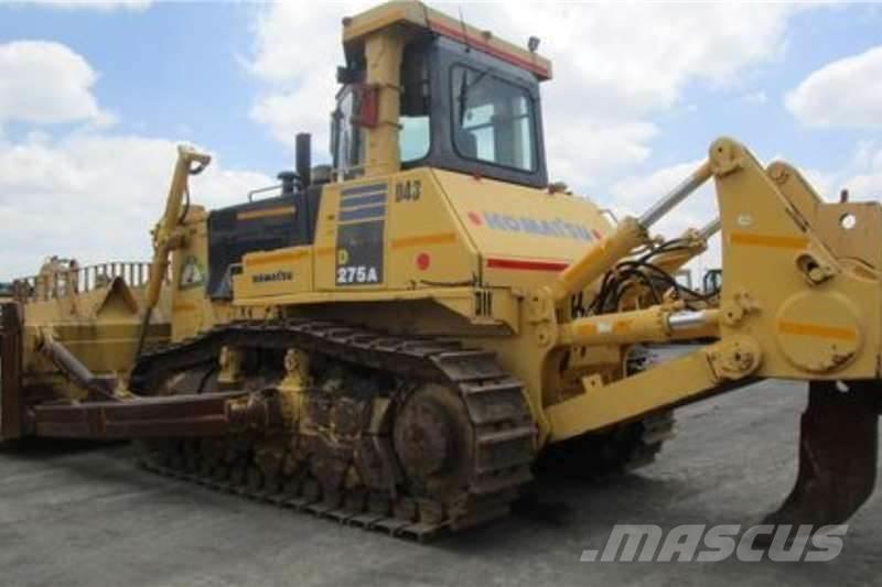 Komatsu D275A-5 履带式推土机