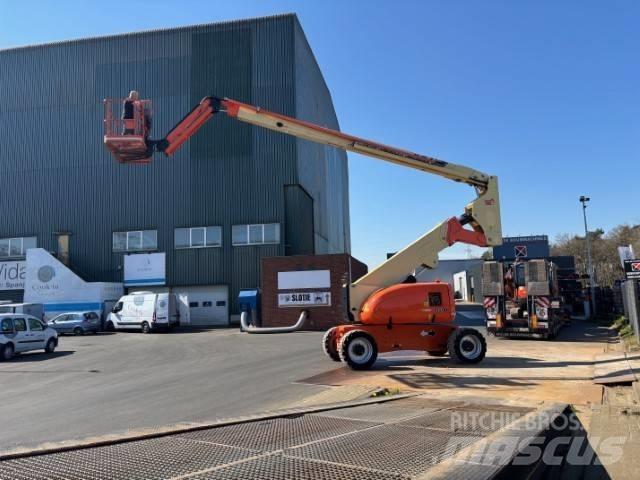 JLG 800 AJ 曲臂高空工作平台