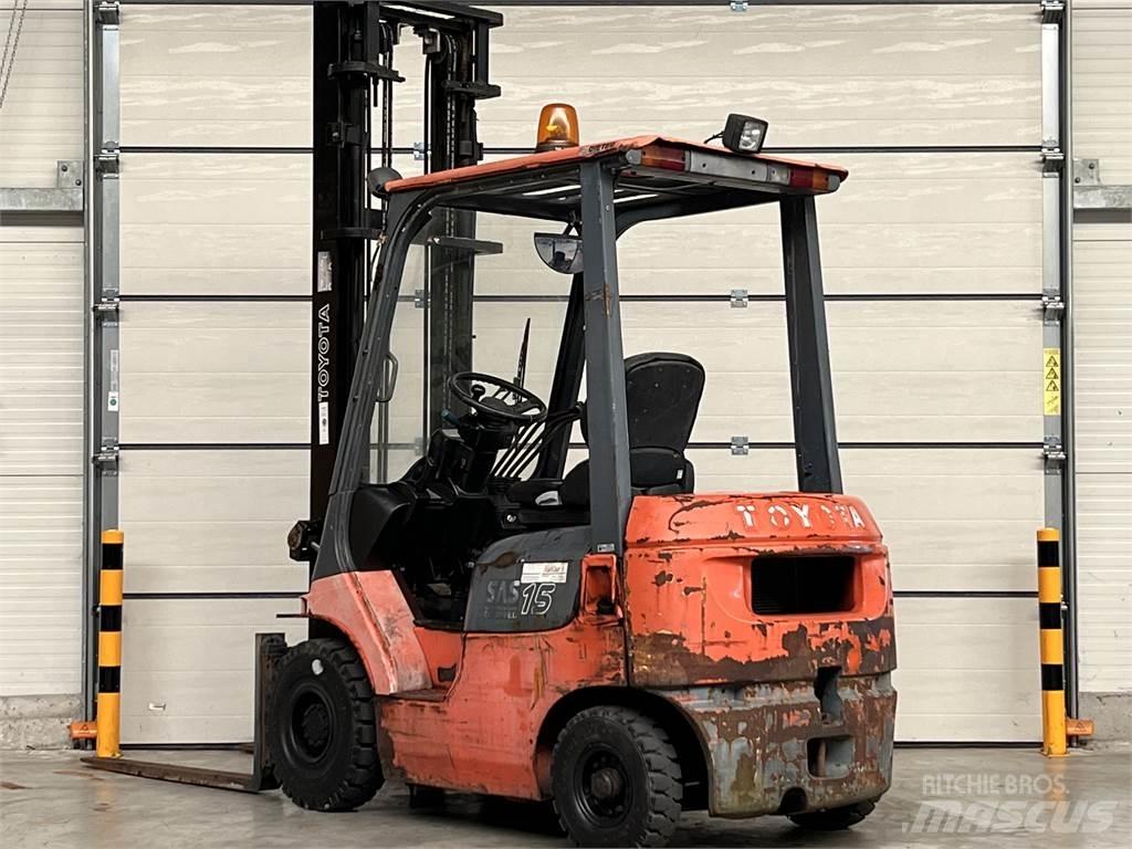 Toyota 02-7FDF15 柴油叉车