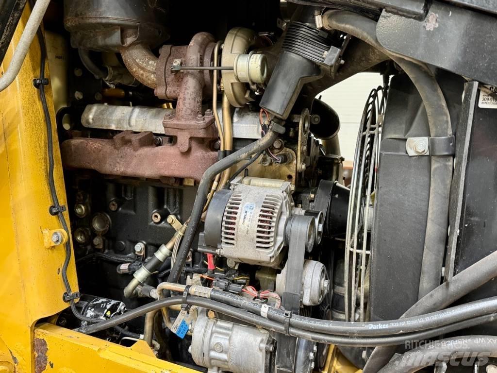 CAT 442 E 反铲装载机