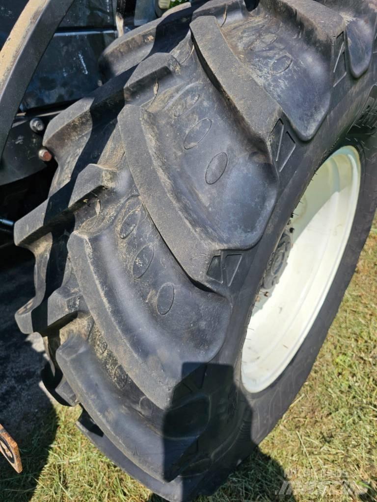 New Holland TM 140 拖拉机/农用车