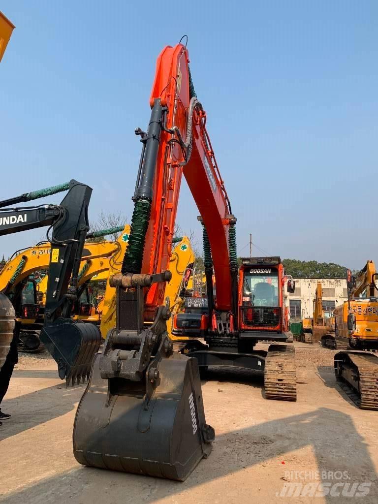 Doosan DX 300 LCA 履带挖掘机