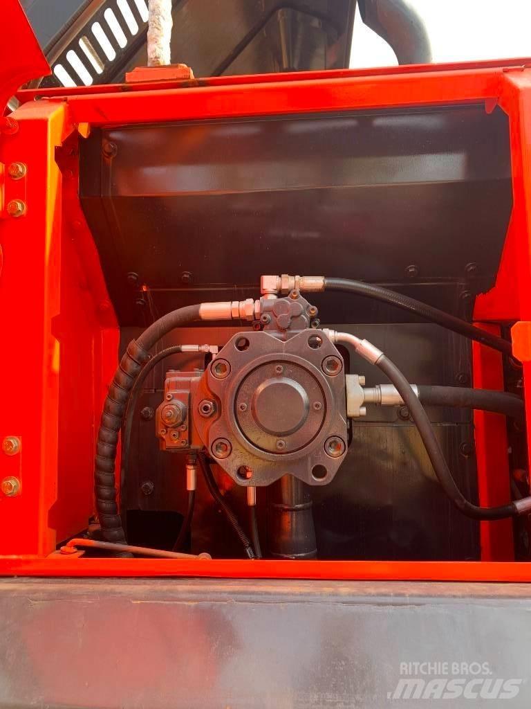 Doosan DX 300 LCA 履带挖掘机
