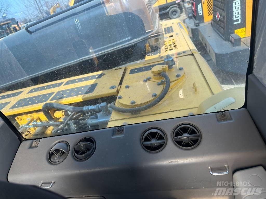Komatsu pc360 履带挖掘机