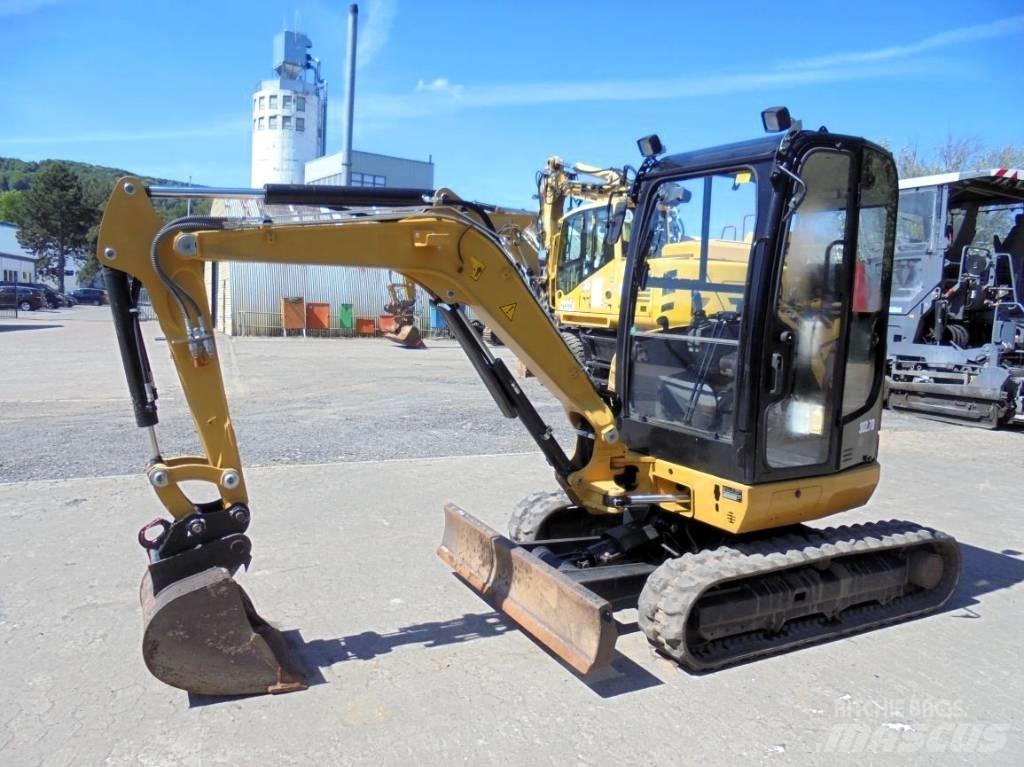 CAT 302.7 D CR 小型挖掘机