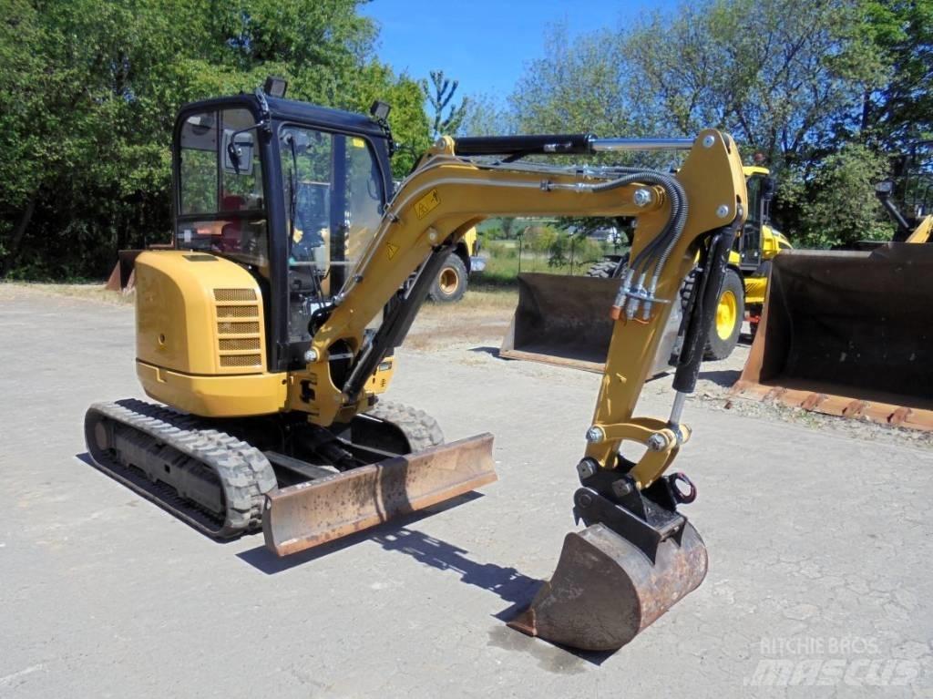 CAT 302.7 D CR 小型挖掘机