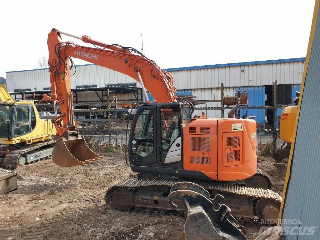 Hitachi ZX225USLC 履带挖掘机