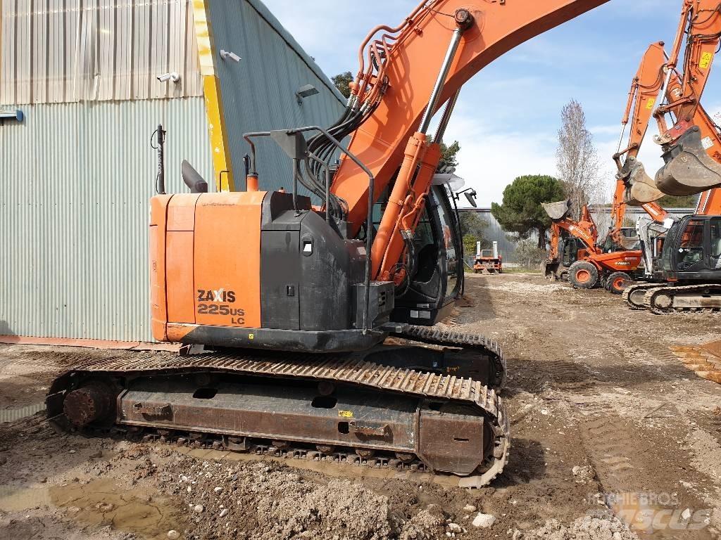 Hitachi ZX225USLC 履带挖掘机