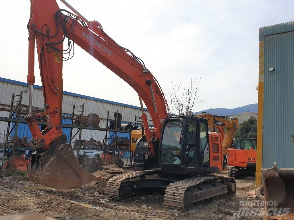 Hitachi ZX225USLC 履带挖掘机