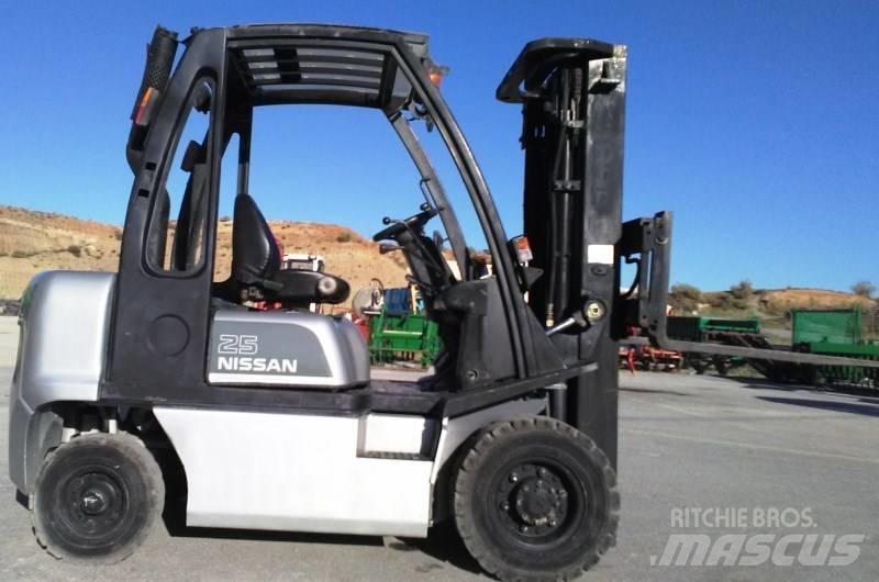 Nissan FD02A25Q 柴油叉车