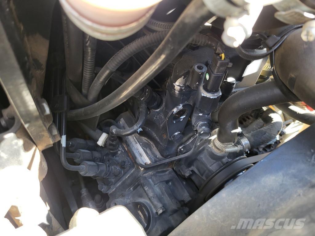 JCB 8018 CTS 小型挖掘机