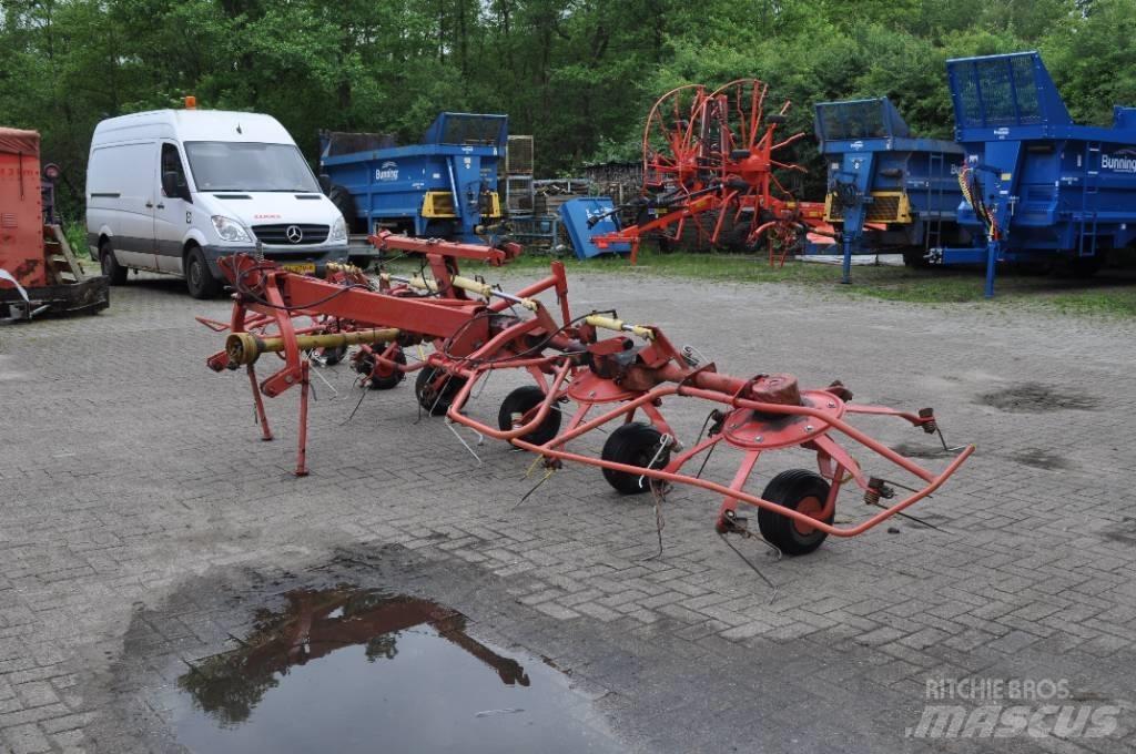 Lely Lotus 675 犁耙和摊草机