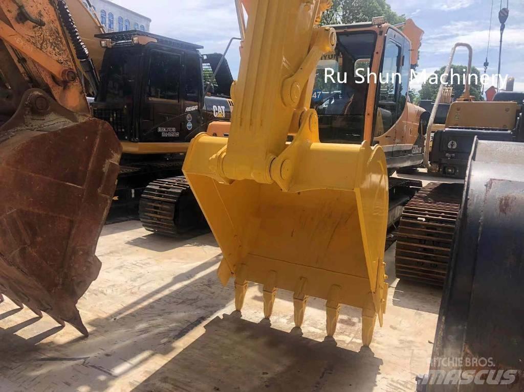 Komatsu PC220-7 履带挖掘机