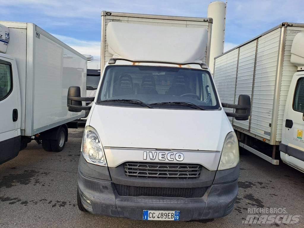 Iveco DAILY 60C17 厢式货车