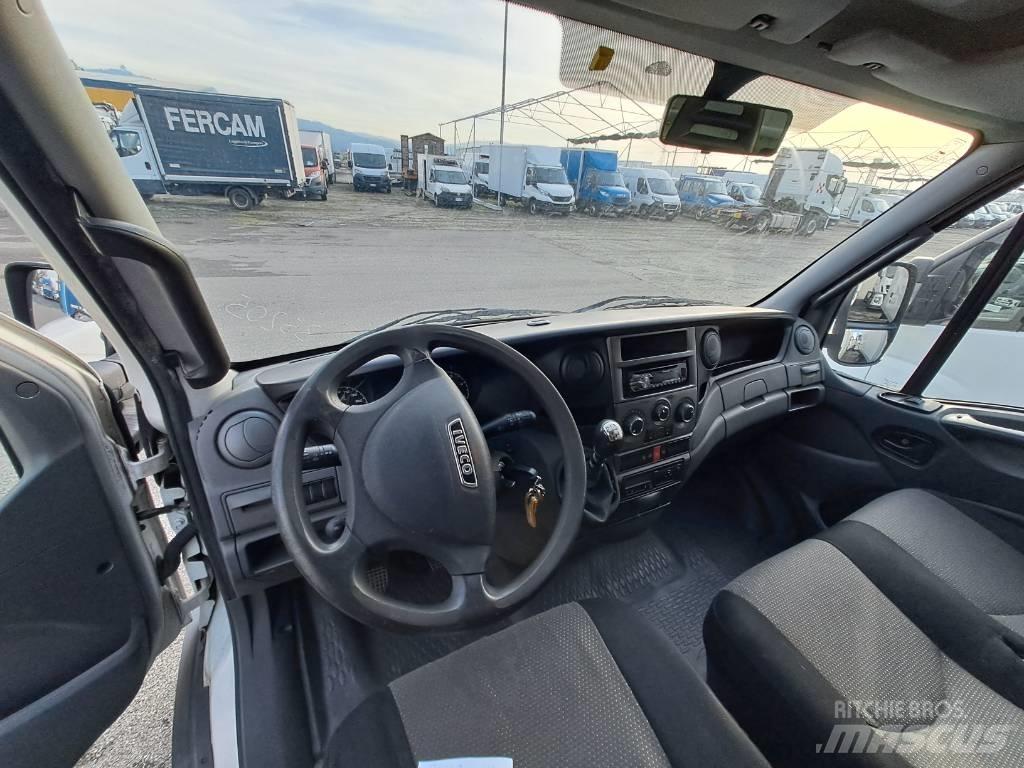Iveco DAILY 60C17 厢式货车