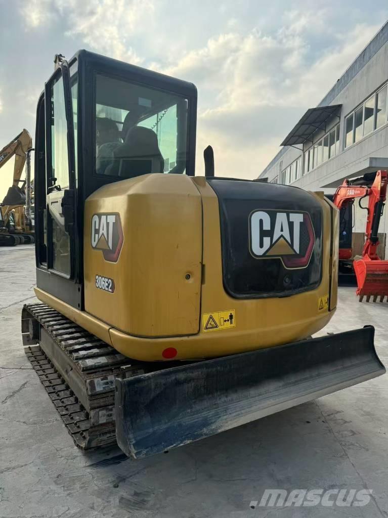 CAT 306E2 小型挖掘机