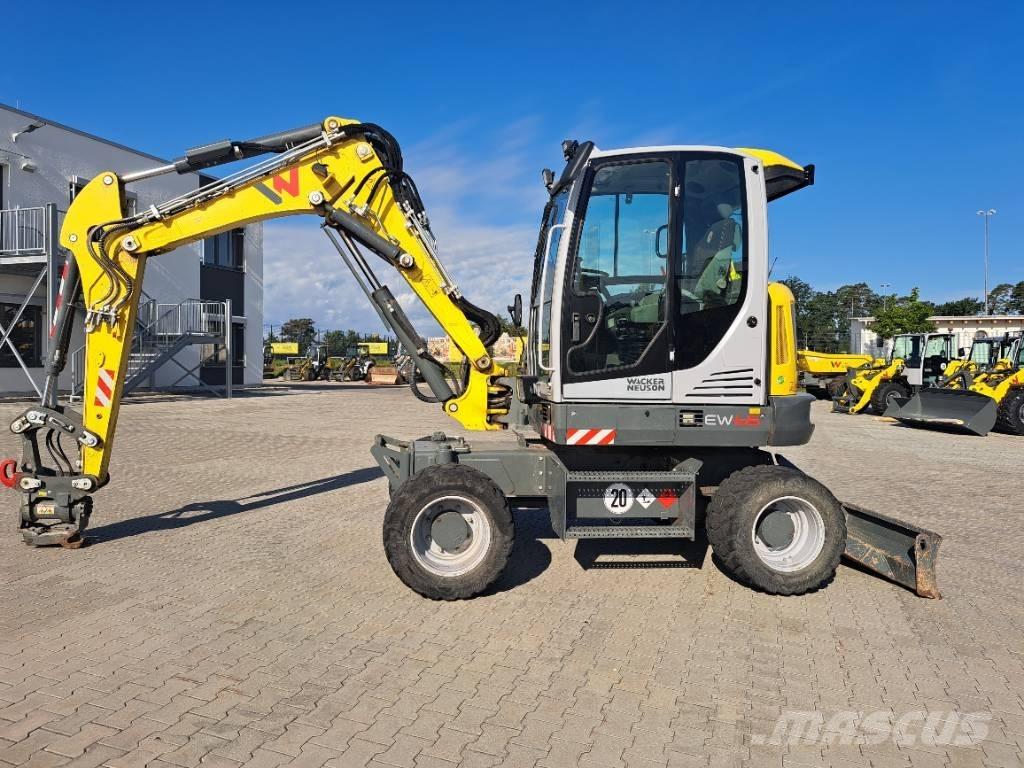 Wacker Neuson EW65 轮式挖掘机