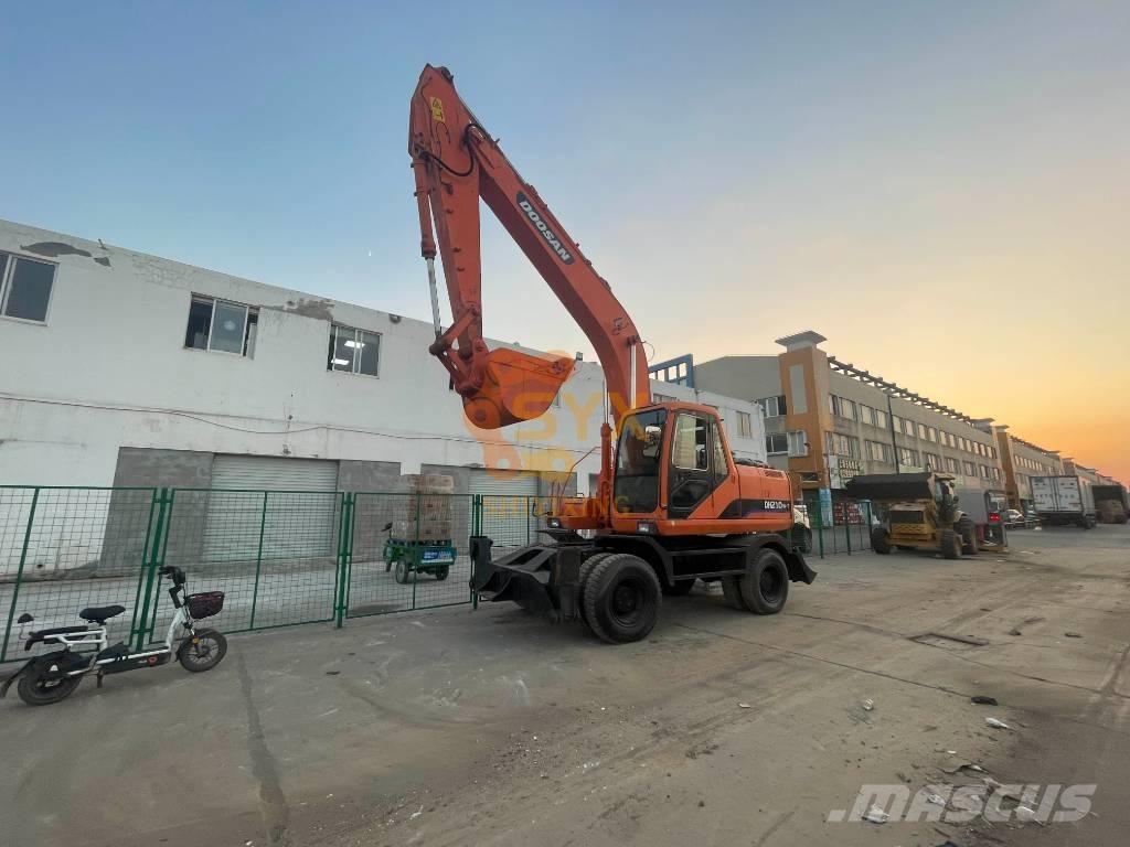 Doosan DH210W-7 轮式挖掘机
