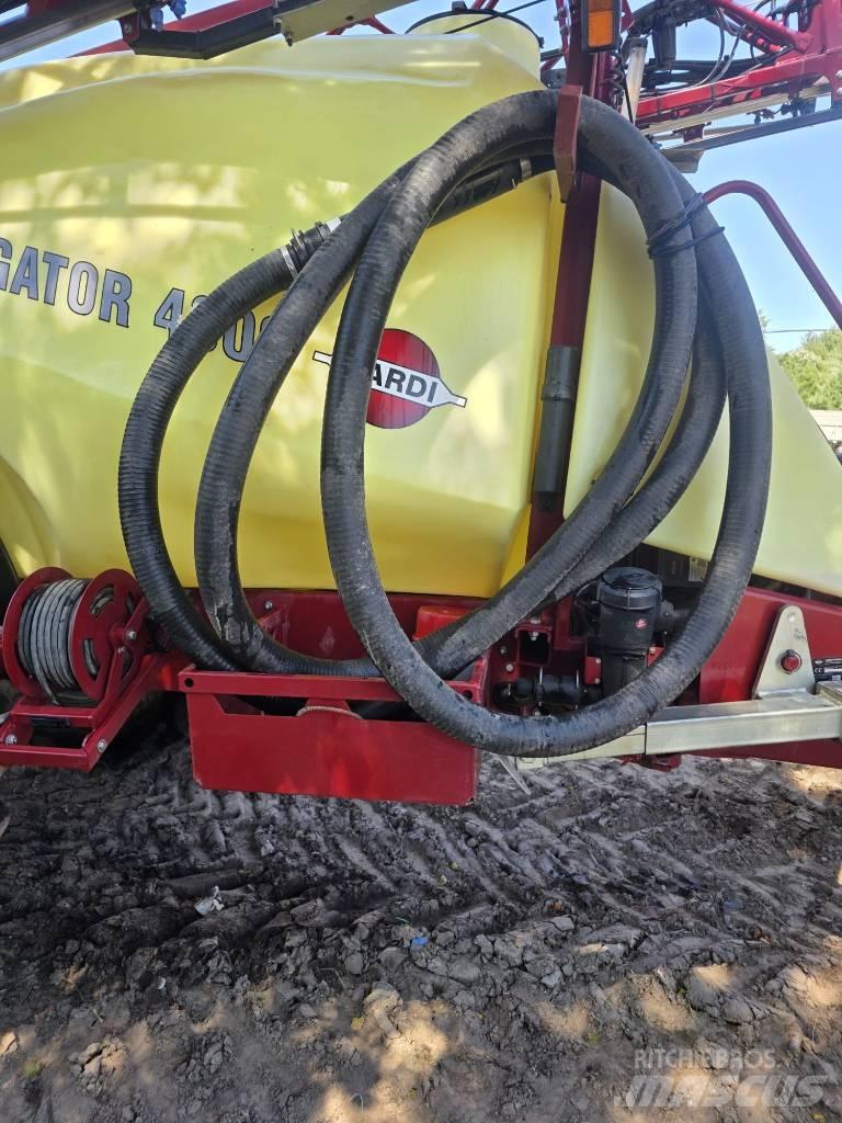 Hardi Navigator 4000 牵引式喷雾机