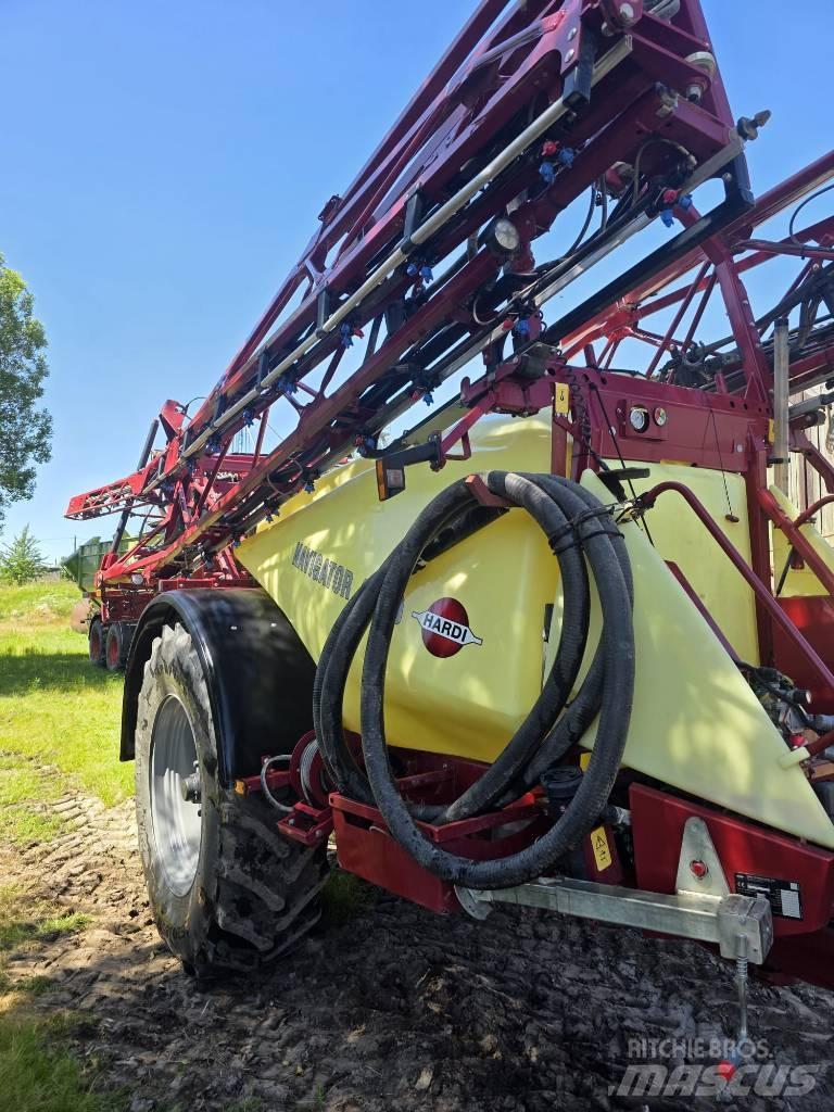 Hardi Navigator 4000 牵引式喷雾机