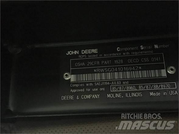 John Deere  驾驶室与内部