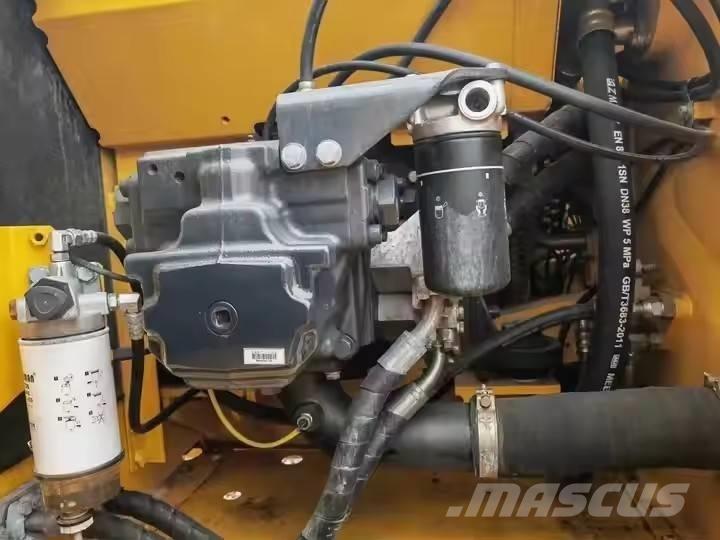 Komatsu PC 200 履带挖掘机