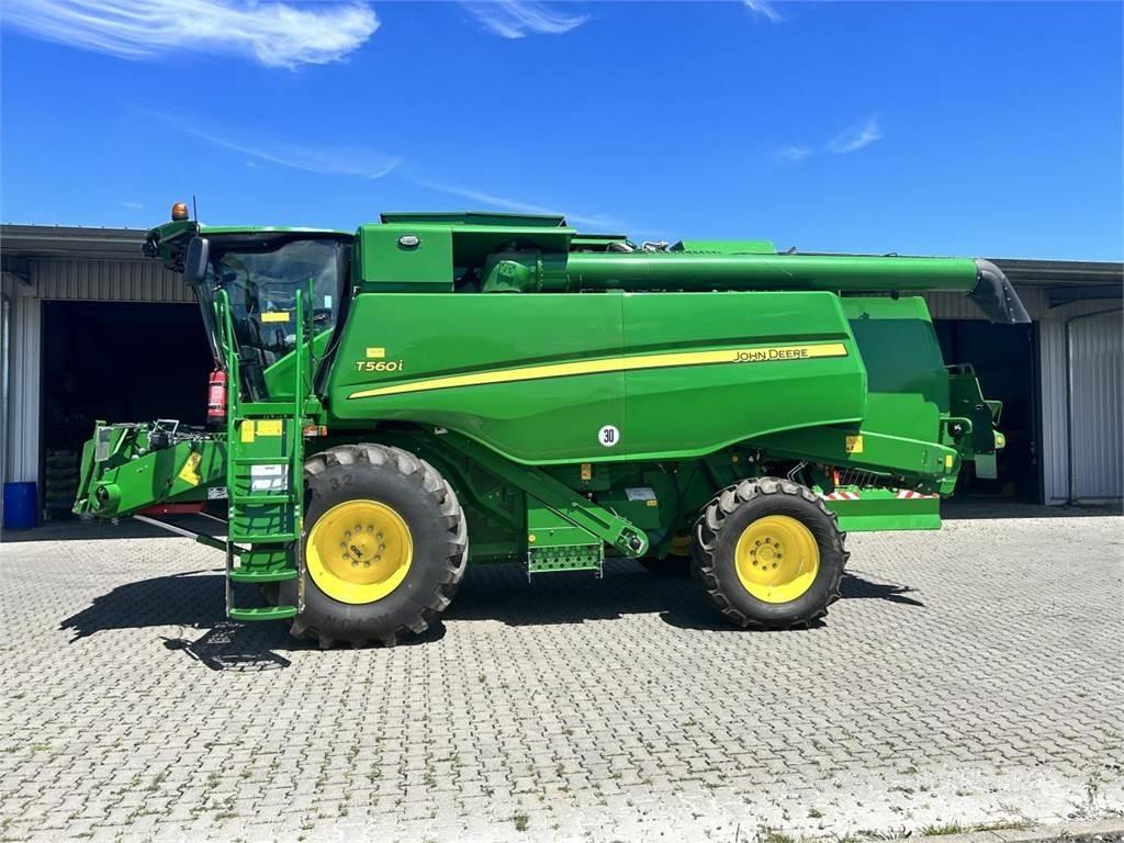 John Deere T560 联合收割机