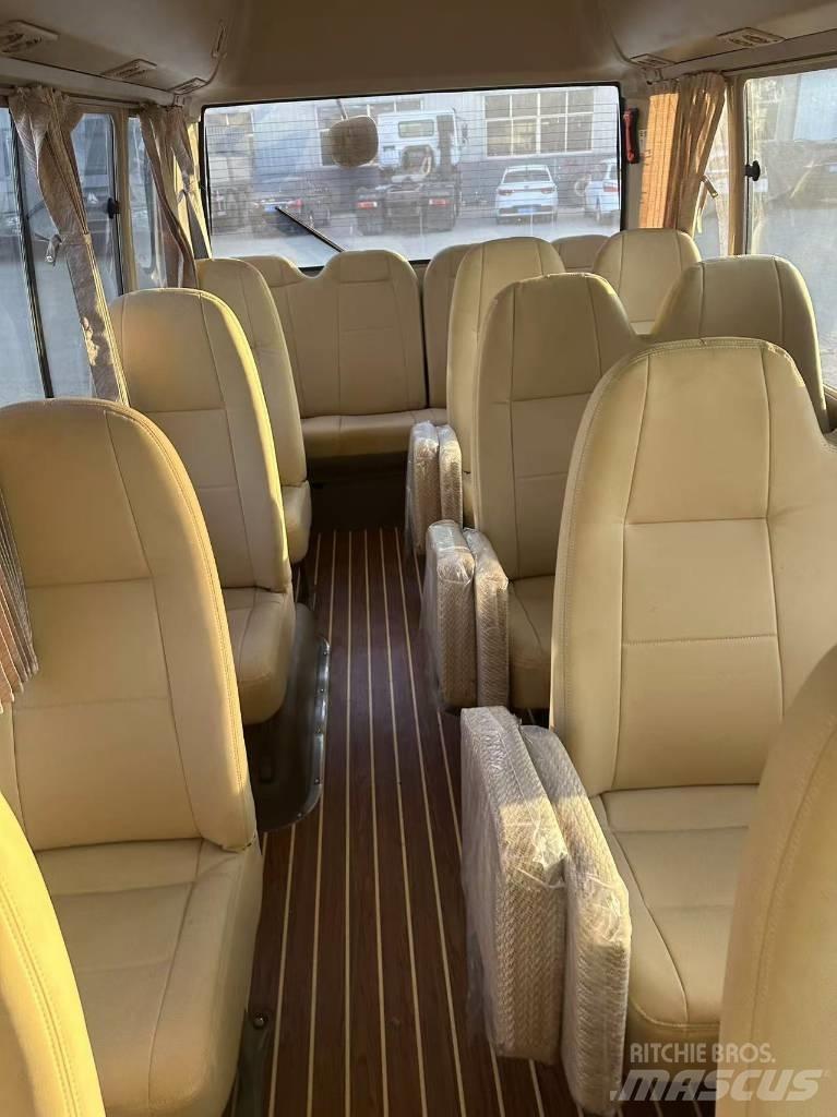 Toyota Coaster 公路客运汽车