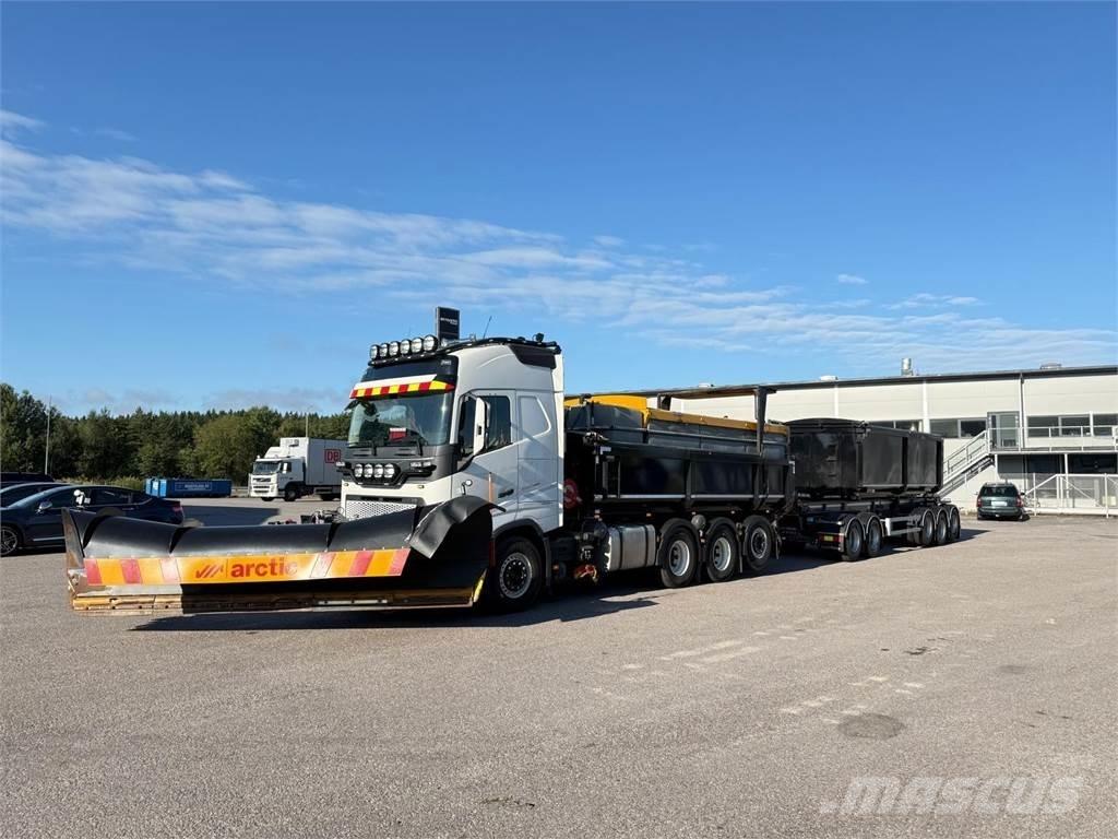 Volvo FH540 8x4 自卸式货车