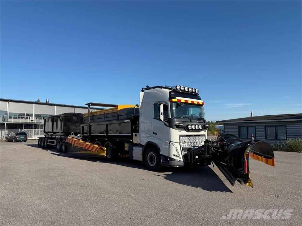 Volvo FH540 8x4 自卸式货车