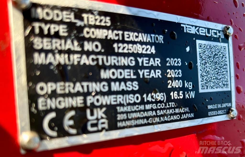 Takeuchi TB 225 小型挖掘机
