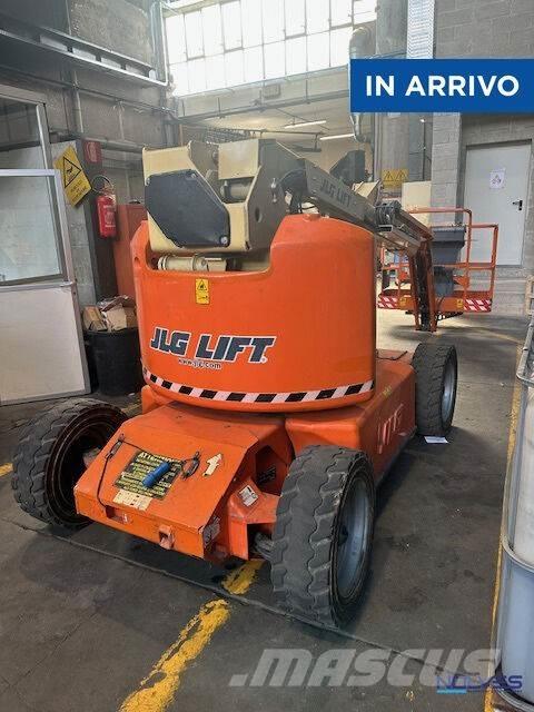 JLG E450AJ 曲臂高空工作平台
