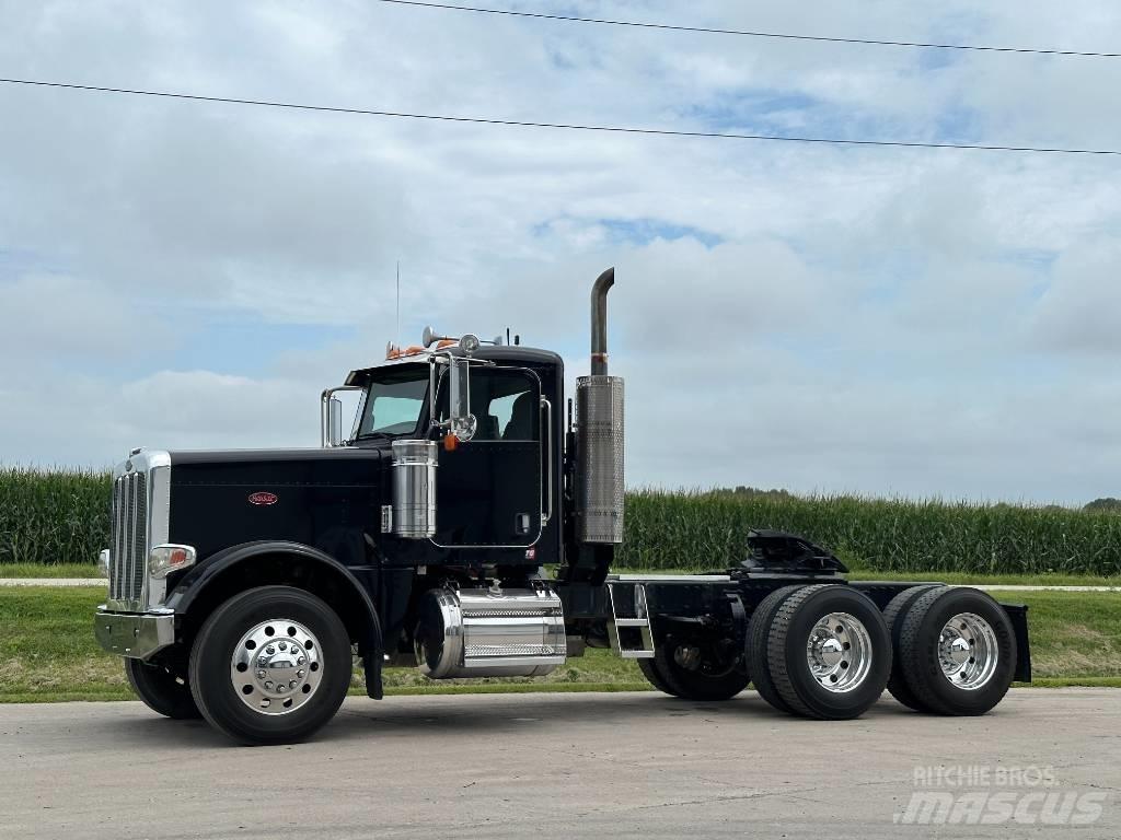 Peterbilt 388 牵引车