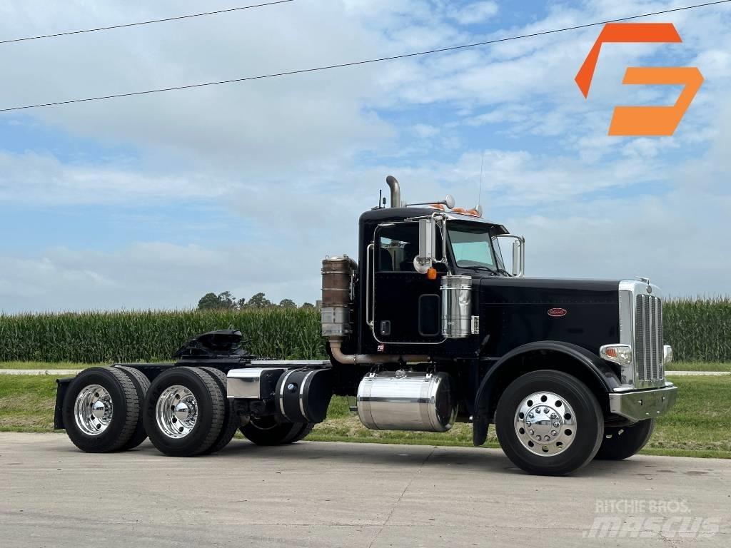 Peterbilt 388 牵引车
