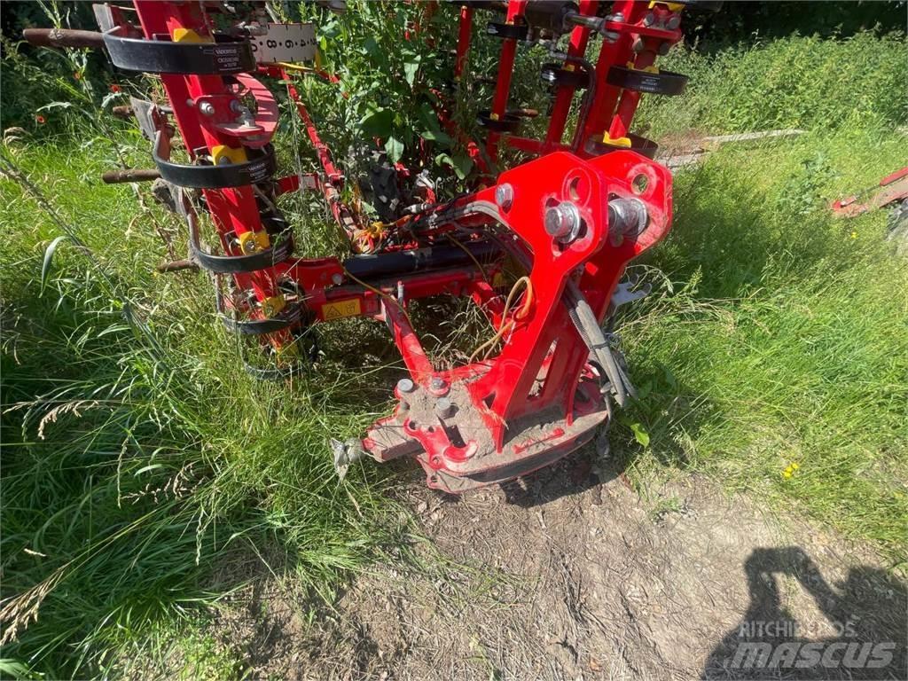 Väderstad NZM 600 多功能条播机